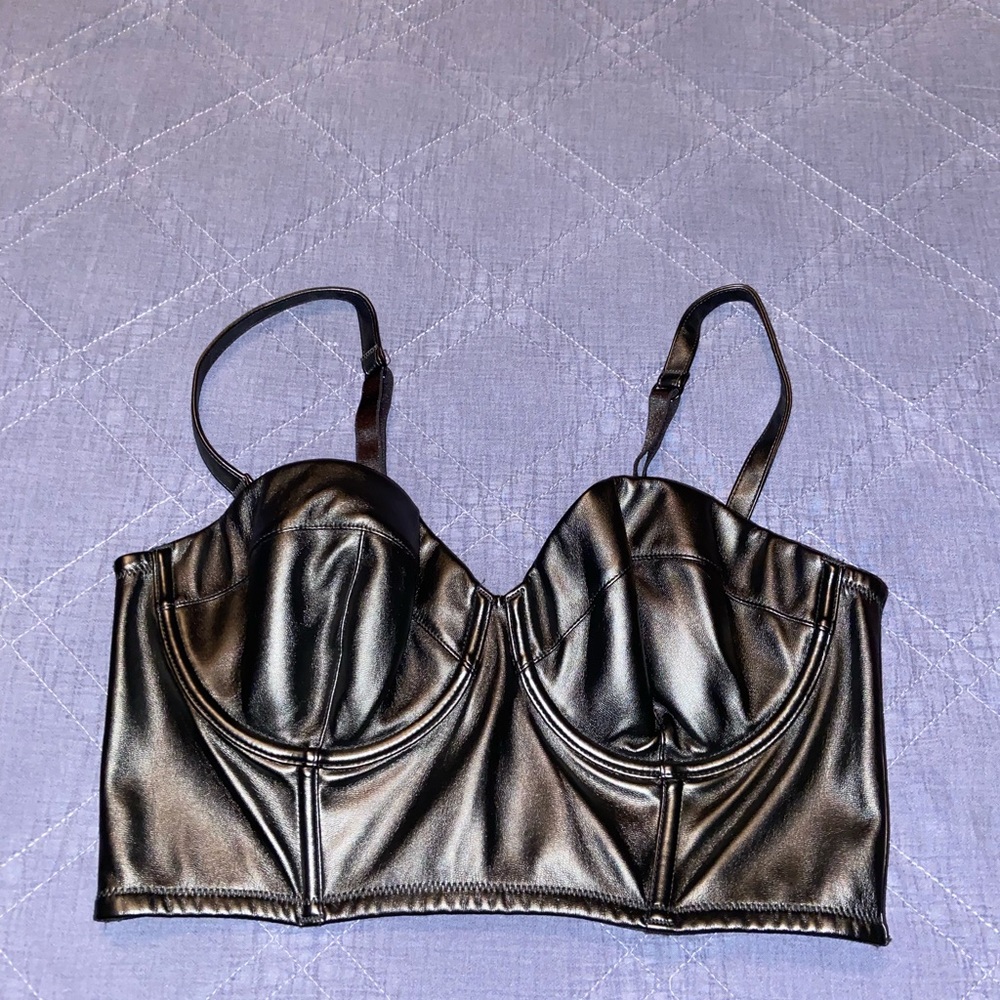 beautiful black bra 😄